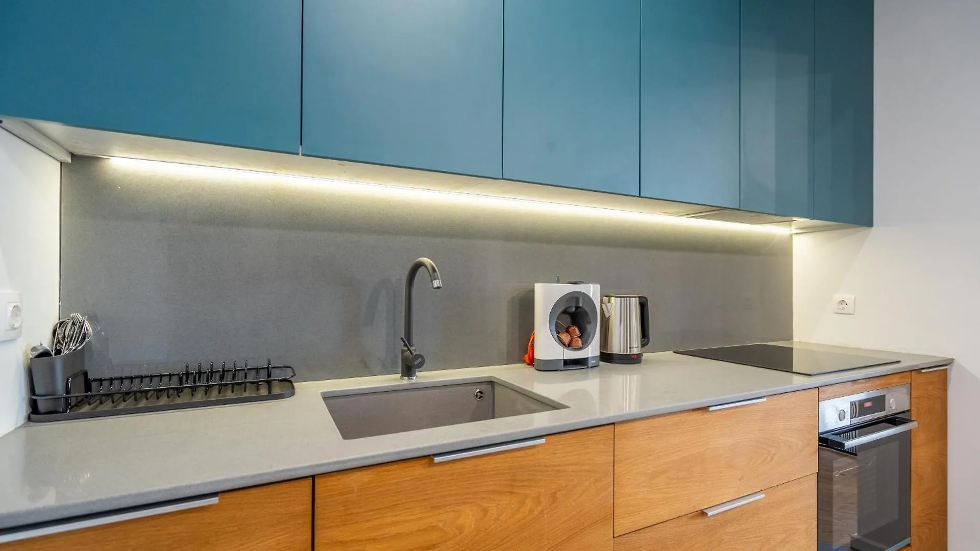 2Bdr District Apartment Sofia 0*,