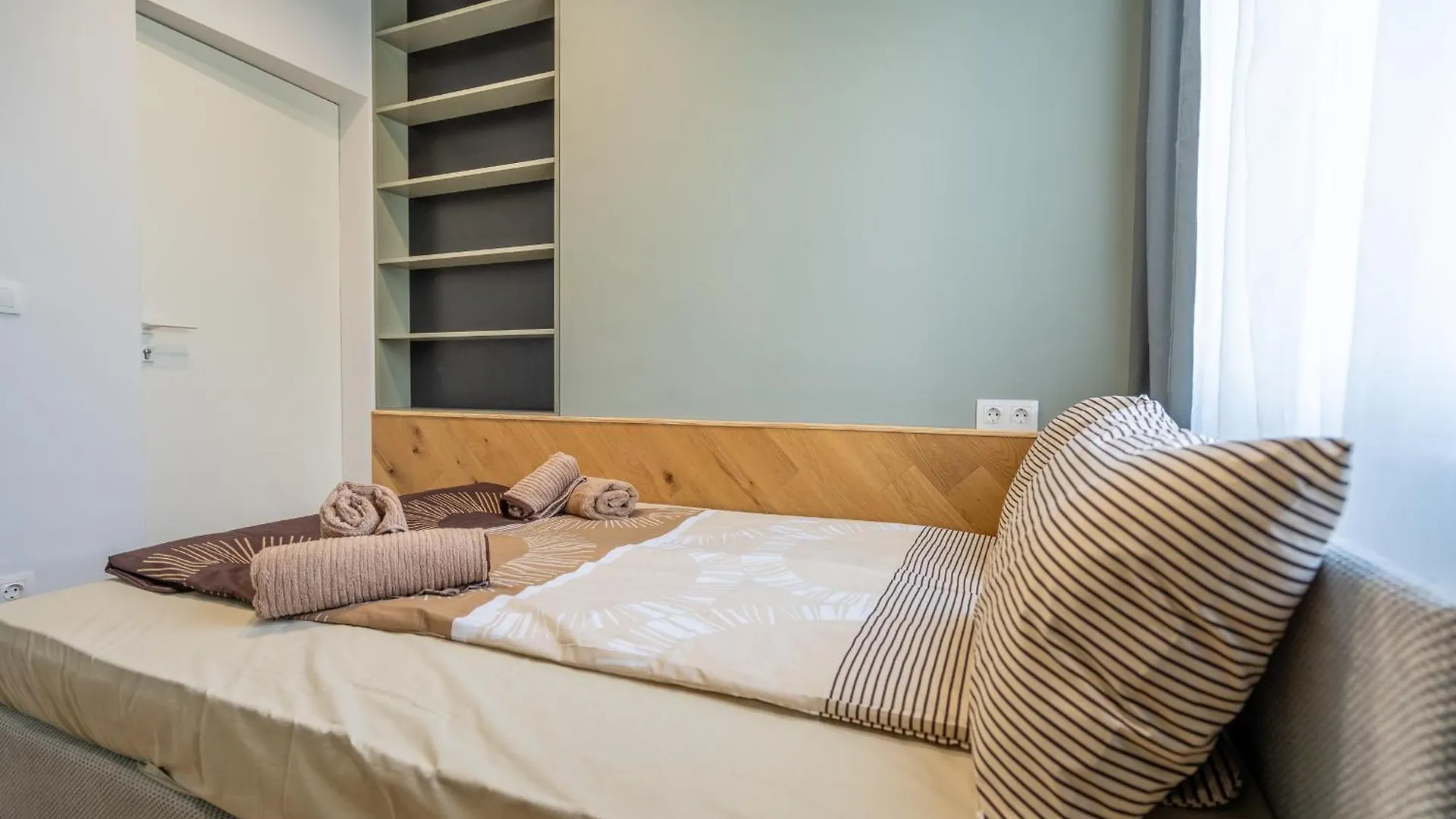 2Bdr District Apartment Sofia 0*,